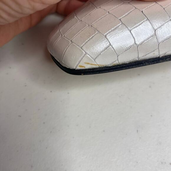 Etienne Aigner Valencia Leather White Shiny Closed Toe Heels Classic Size 8 - Picture 6 of 16